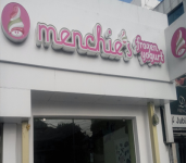 Menchies Frozen Yogurt-1